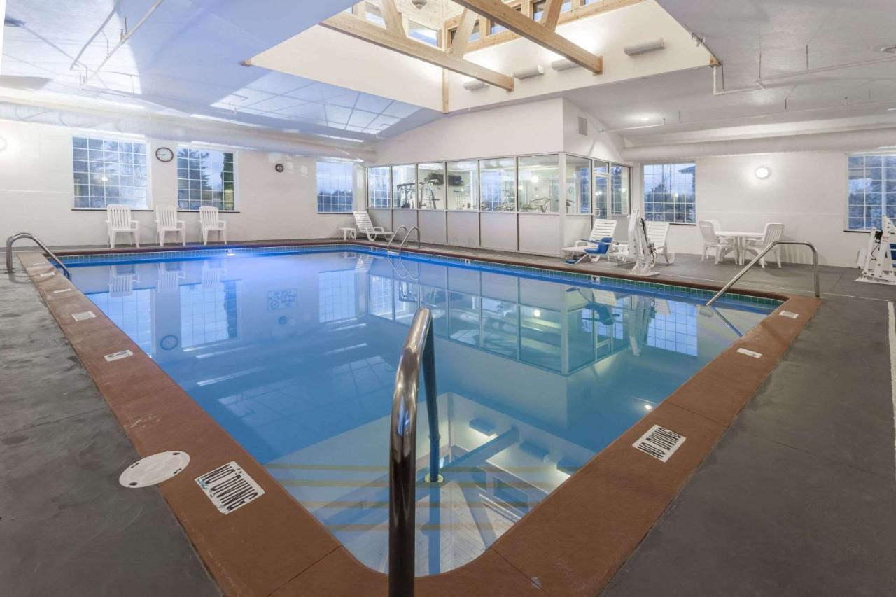 Days Inn By Wyndham Pentwater Exteriér fotografie