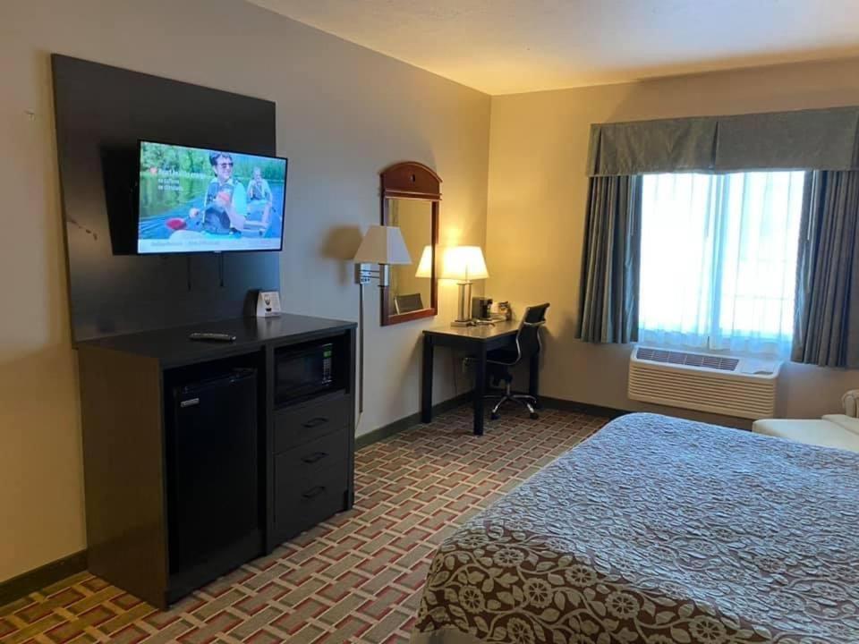 Days Inn By Wyndham Pentwater Exteriér fotografie